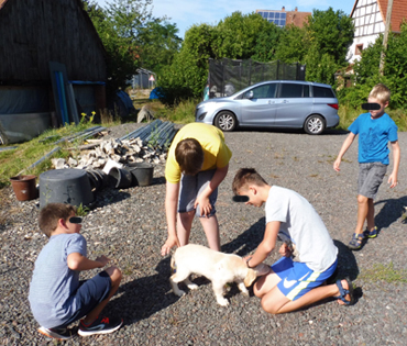 vier Kinder a